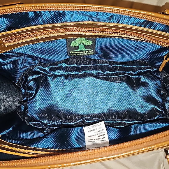 On Hold Leather purse made in Ecuador 🇪🇨 8in and 10 width Host pick 🥳🎉 New - Picture 10 of 12